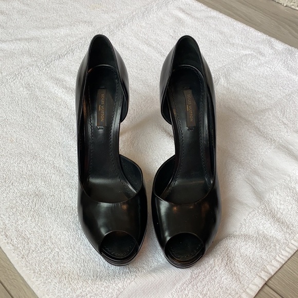 Louis Vuitton black and gold heel - Picture 2 of 5